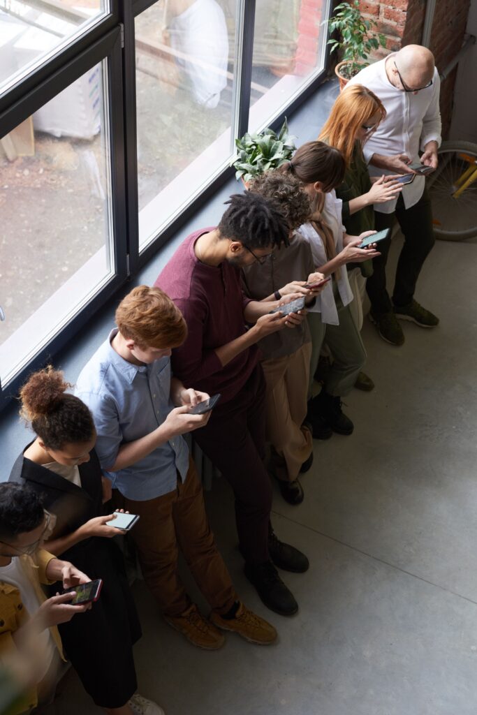 Monitoring employee online activity