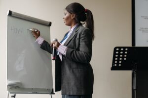 management vs coaching